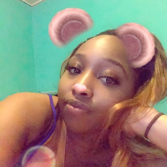 Meet your Posher, Sackiena - Picture 1 of 1